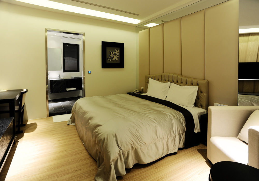 Motel Stars Тайчжун Екстер'єр фото